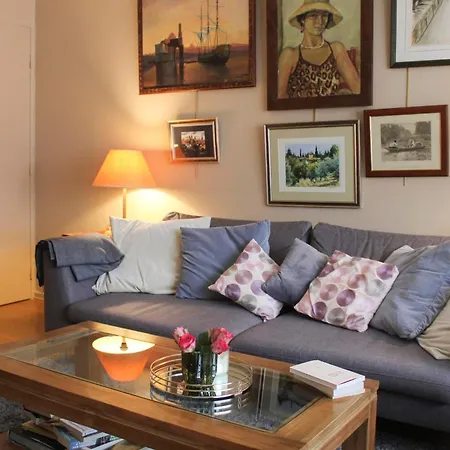 Appartamento A Large 104 M Family Nest In 15th Parigi