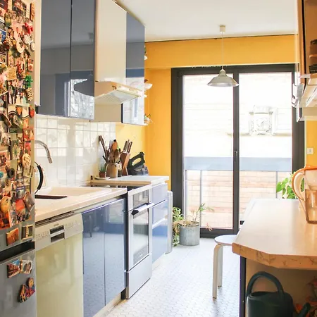 A Large 104 M Family Nest In 15th Appartamento *