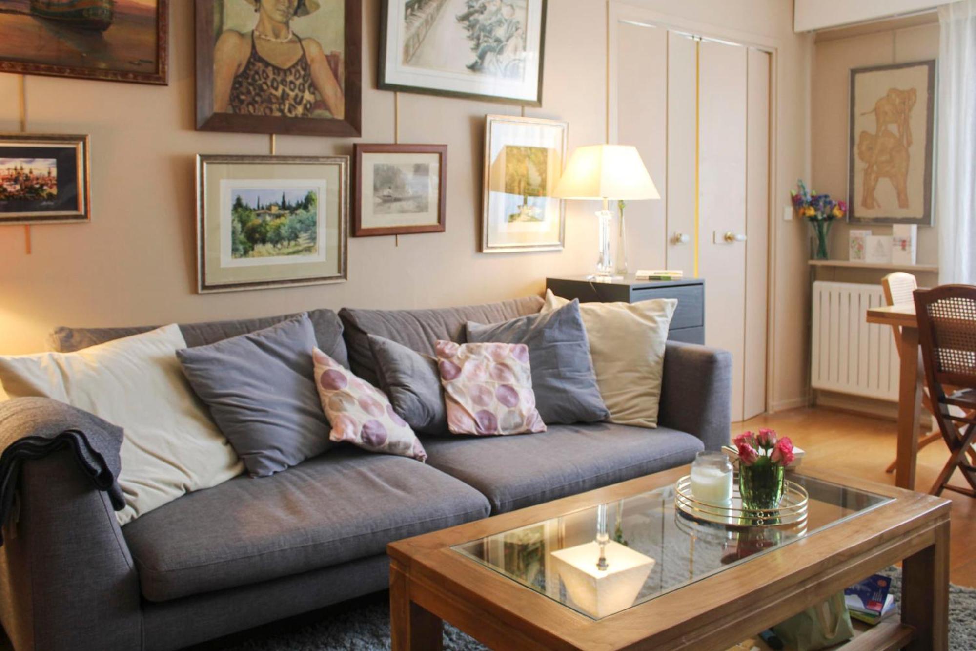 A Large 104 M Family Nest In 15th Parigi